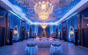 Grand Hotel